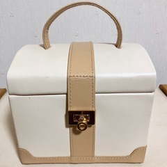 ジュエリーボックス　鍵付き