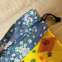【新品】和柄巾着袋 和柄 花柄 和風 巾着袋 リバーシブル 黄色 イエローの画像