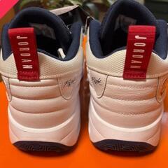 新品Jordanマックスオーラ6　28㌢の画像