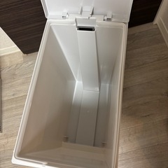 ゴミ箱　の画像