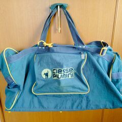 ショルダー型　大型旅行用ソフトバッグ　中古　送料が高いので取りに...