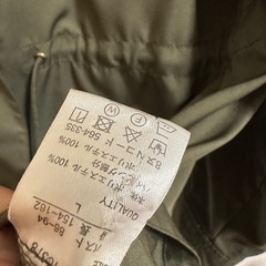 フード付きオリーブ色マウンテンパーカー Lの画像
