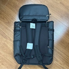 プーマ リュック PUMA 大容量40L スクエア ボックス型の画像