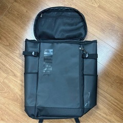 プーマ リュック PUMA 大容量40L スクエア ボックス型の画像