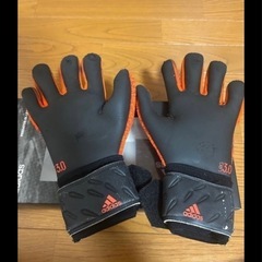 サッカーadidasGKグローブの画像