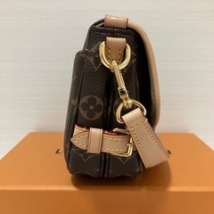 美品　定価41万５千8百円　Louis Vuitton ソミュールbb ショルダーバッグ ブラウンの画像