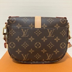 美品　定価41万５千8百円　Louis Vuitton ソミュールbb ショルダーバッグ ブラウンの画像