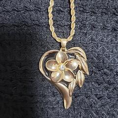 ハワイアンジュエリー風ネックレス