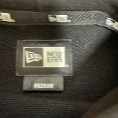 NEW ERA　パーカーの画像