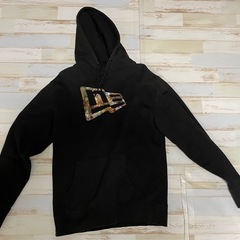 NEW ERA　パーカー