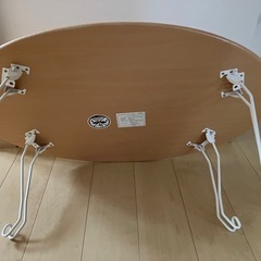 折りたたみテーブルの画像