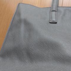 鞄　グレーの画像