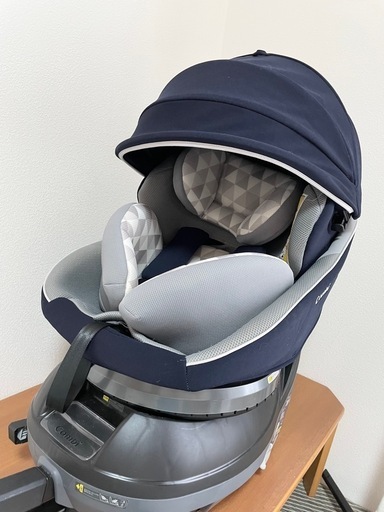【美品】コンビ ISOFIX固定 クルムーヴスマート ISOFIX エッグショック JN-570 ネイビー コンパクト チャイルドシー