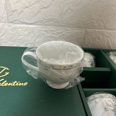 Giovanni valentino 花柄ティーカップの画像