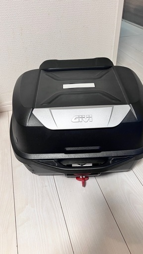 8月9日まで　GIVI トップケース　43L