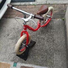 値下げ　子供用足けり自転車　kickle 赤の画像
