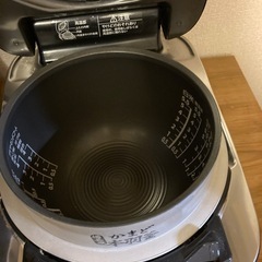 TOSHIBA 炊飯器　RC-10ZWMの画像