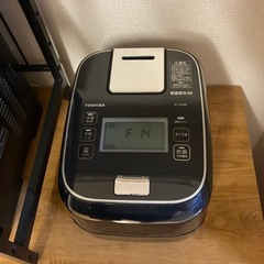 TOSHIBA 炊飯器　RC-10ZWM