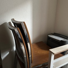 ダイニングテーブルの画像
