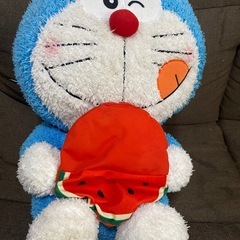 ドラえもんのぬいぐるみ