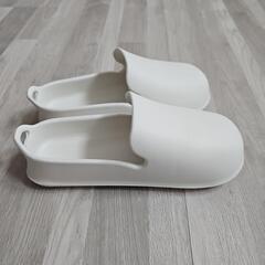 【値下げ７月末まで】マーナ　バススリッパの画像