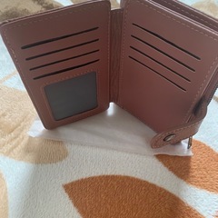 折りたたみ財布の画像