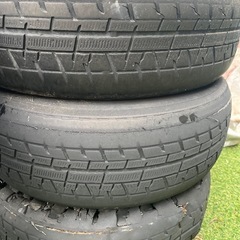 タイヤ6本の画像
