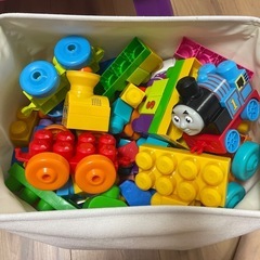 メガブロック　プレイテーブル　トーマスの画像