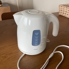 ケトル　電気ケトル　白