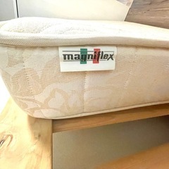 【イタリア製マットレス】マニフレックスクイーンサイズ＆台座