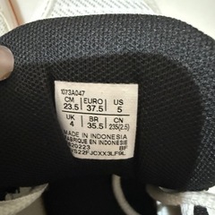 美品 asics室内シューズ23.5cmの画像