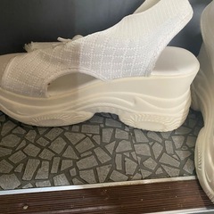 白　サンダル38
の画像