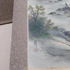 桐箱入り山水画の画像