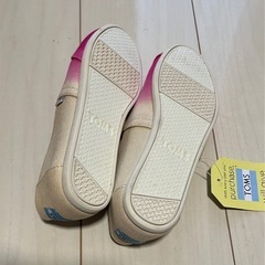 新品　TOMS スリッポンの画像
