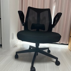 デスクチェア(高さ調整可能)