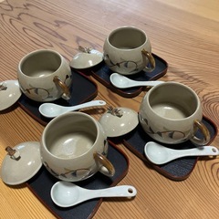 蓋付きカップ　4客セットの画像