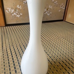 ガラス製花瓶の画像