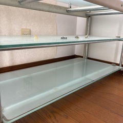 ガラス3段　テレビ台の画像