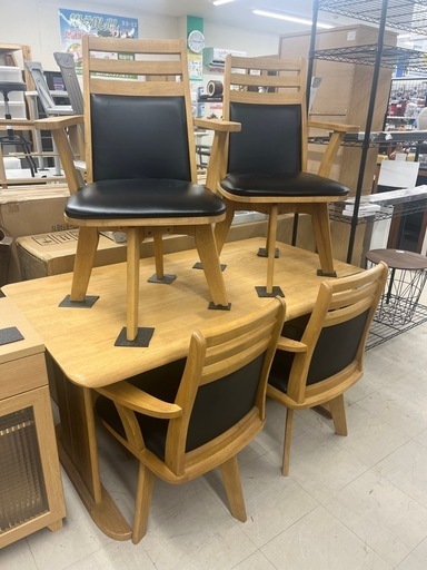 ★946 (４人掛けダイニングセットお探しの方必見)　４人掛けダイニングセット　椅子×4【リサイクルマート鹿児島宇宿店】