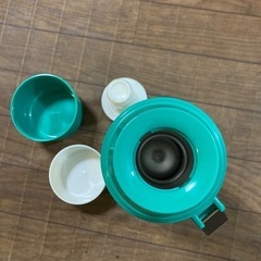 ほぼ新品🔴大容量軽くて割れない魔法瓶の画像