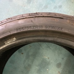 シバタイヤ　265 35 R18の画像