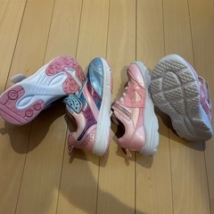 スニーカー　シューズ　女の子19㎝の画像