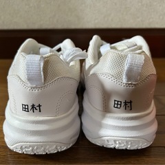22.5センチ　白いシューズの画像