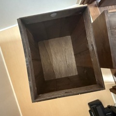 蓋付き高級木製ダストボックスの画像