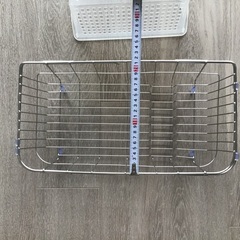 ステンレス製伸縮式キッチンシンク棚の画像