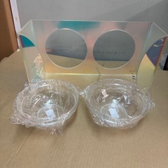 ペット用アクリル製食器台とお碗2個セットの画像