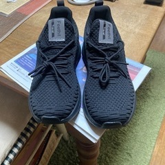 スニーカー　新品。の画像