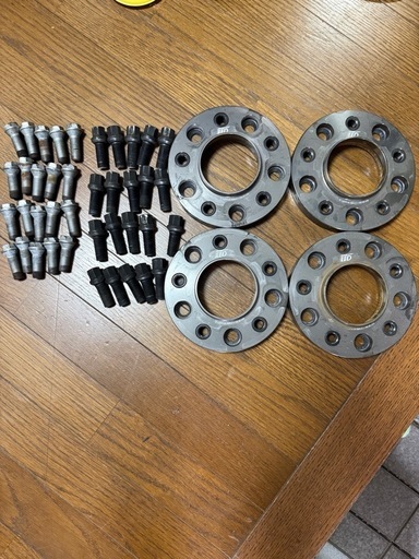 ホイールスペーサー