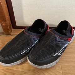 新品メンズスニーカー