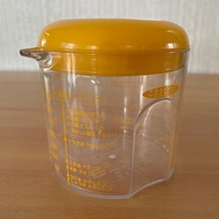 ドレッシングを作る容器